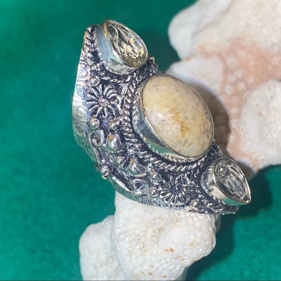 Indonesian Sea Fossil Coral + Tourmaline vintage handcrafted ring - Picture 2 of 9